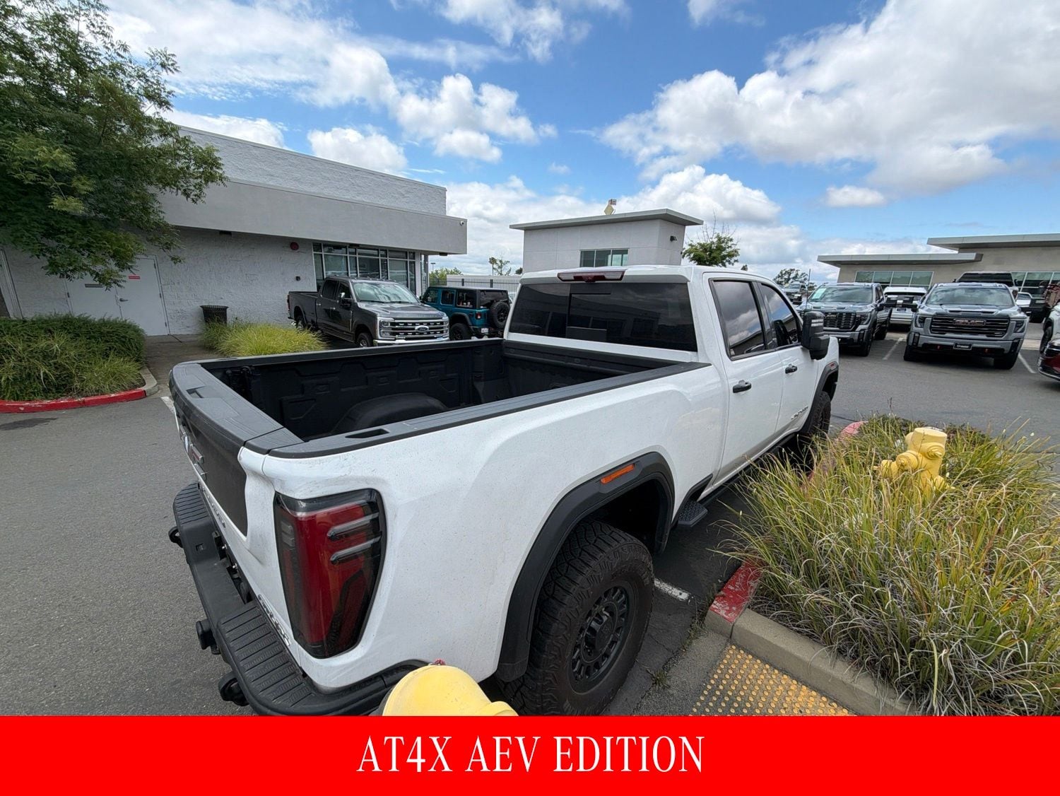 2024 GMC Sierra 2500HD AT4X photo 3