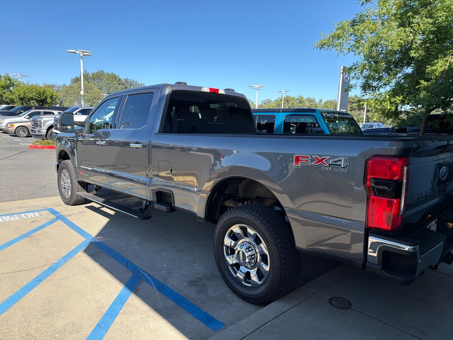 2026 Ford F-350SD Lariat photo 6
