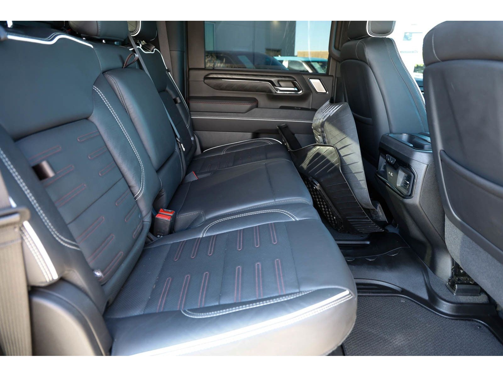 2024 GMC Sierra 2500HD AT4X - Photo 19