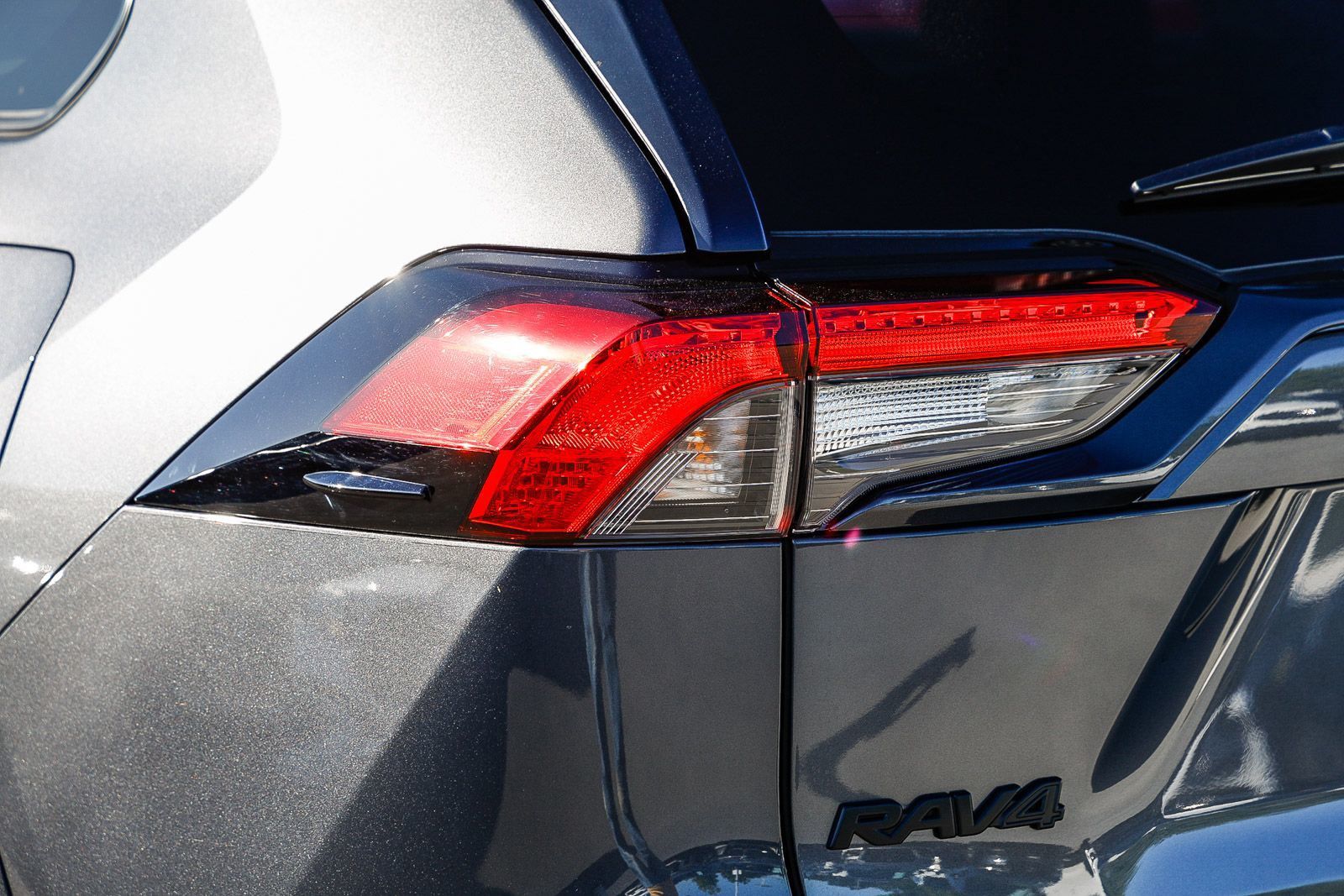 2025 Toyota RAV4 XLE photo 3