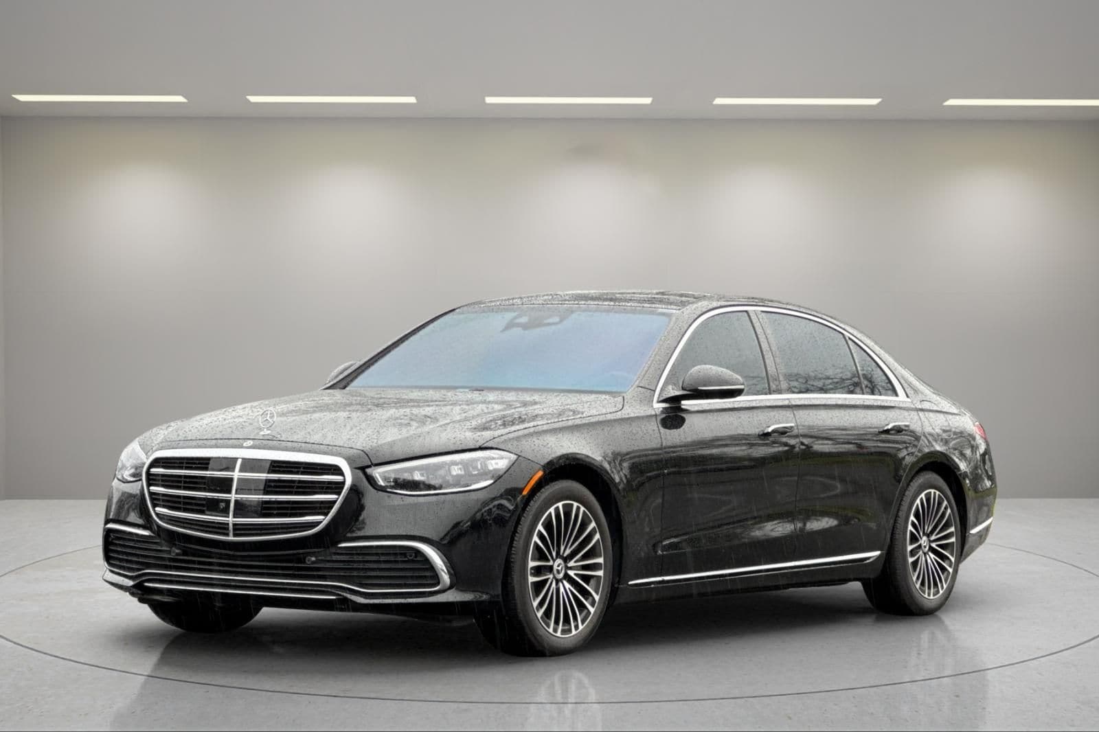 2024 Mercedes-Benz S-Class S 580e photo 3