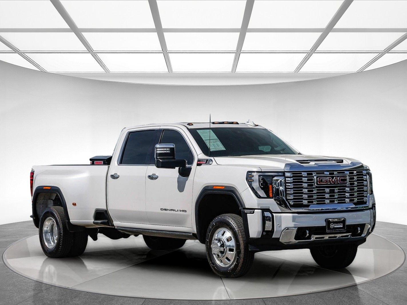 2025 GMC Sierra 3500HD Denali photo 4