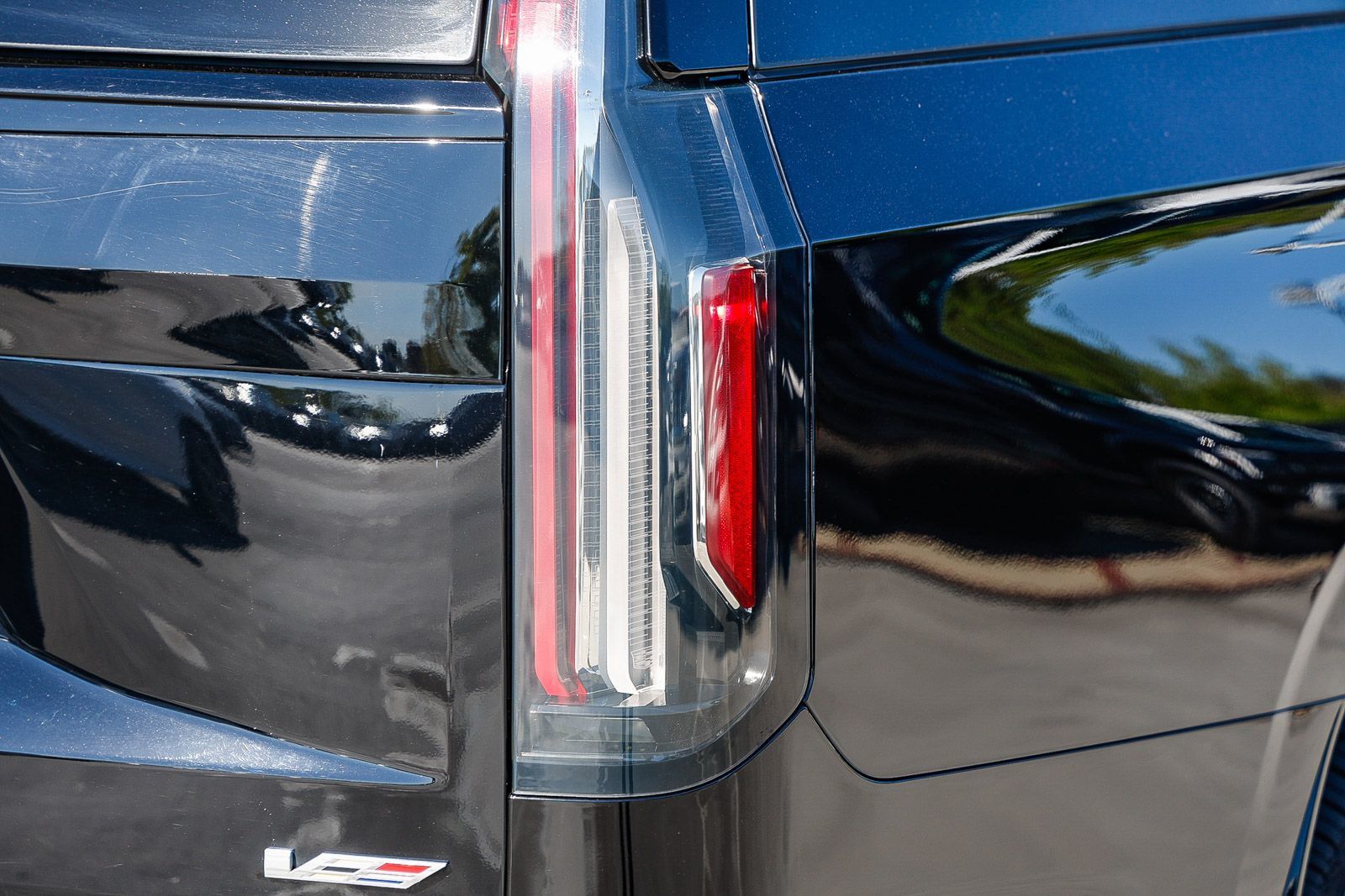 2023 Cadillac Escalade ESV V-Series photo 3