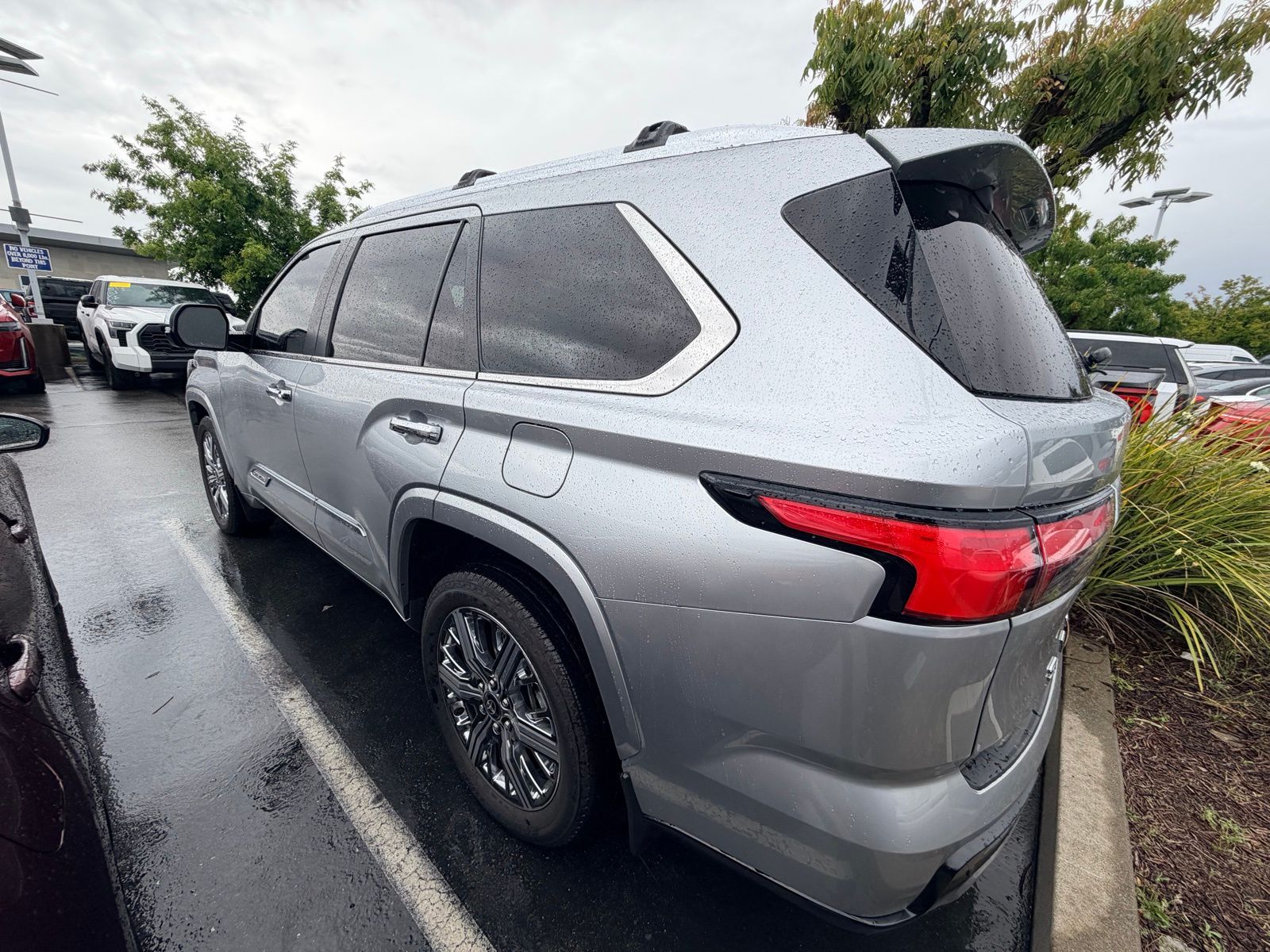 2025 Toyota Sequoia Capstone photo 4