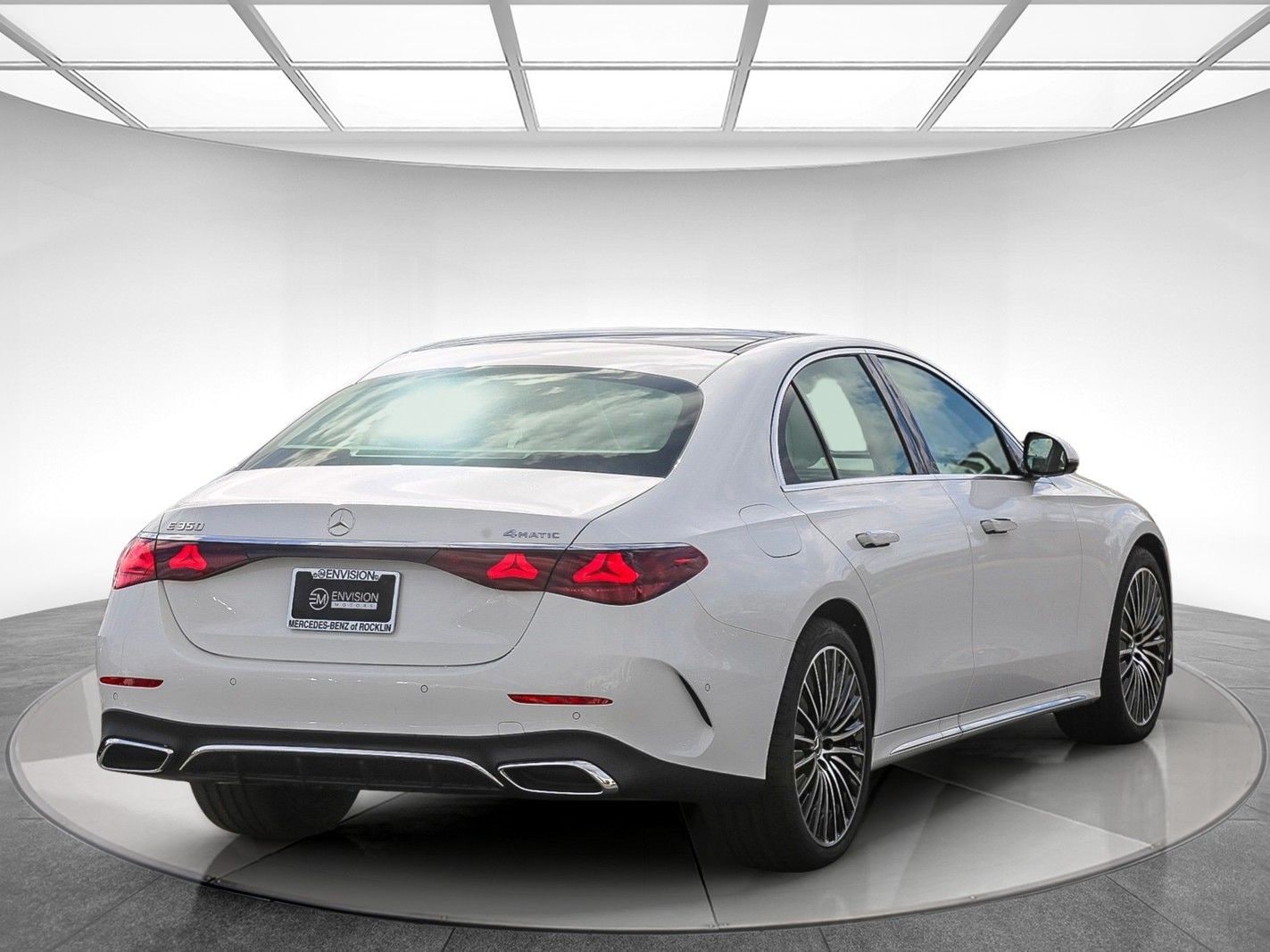 2024 Mercedes-Benz E-Class E350 - Photo 7