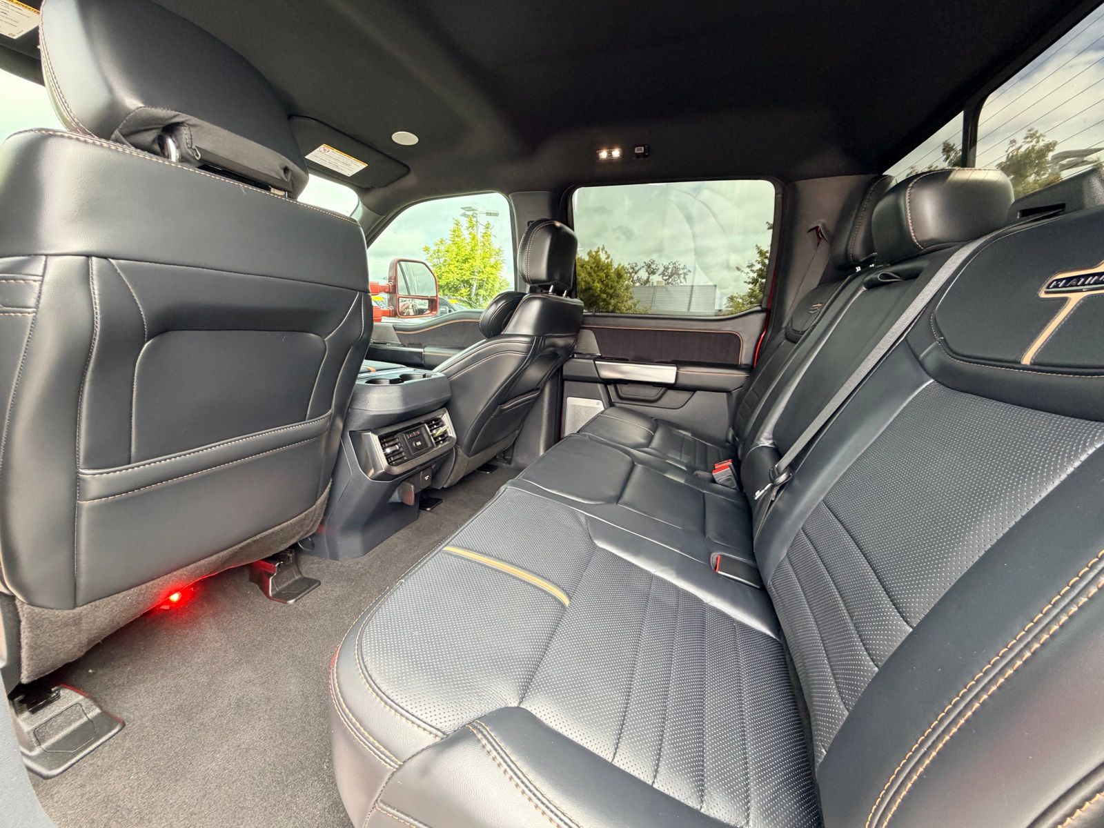 2024 Ford F-250SD Platinum photo 6