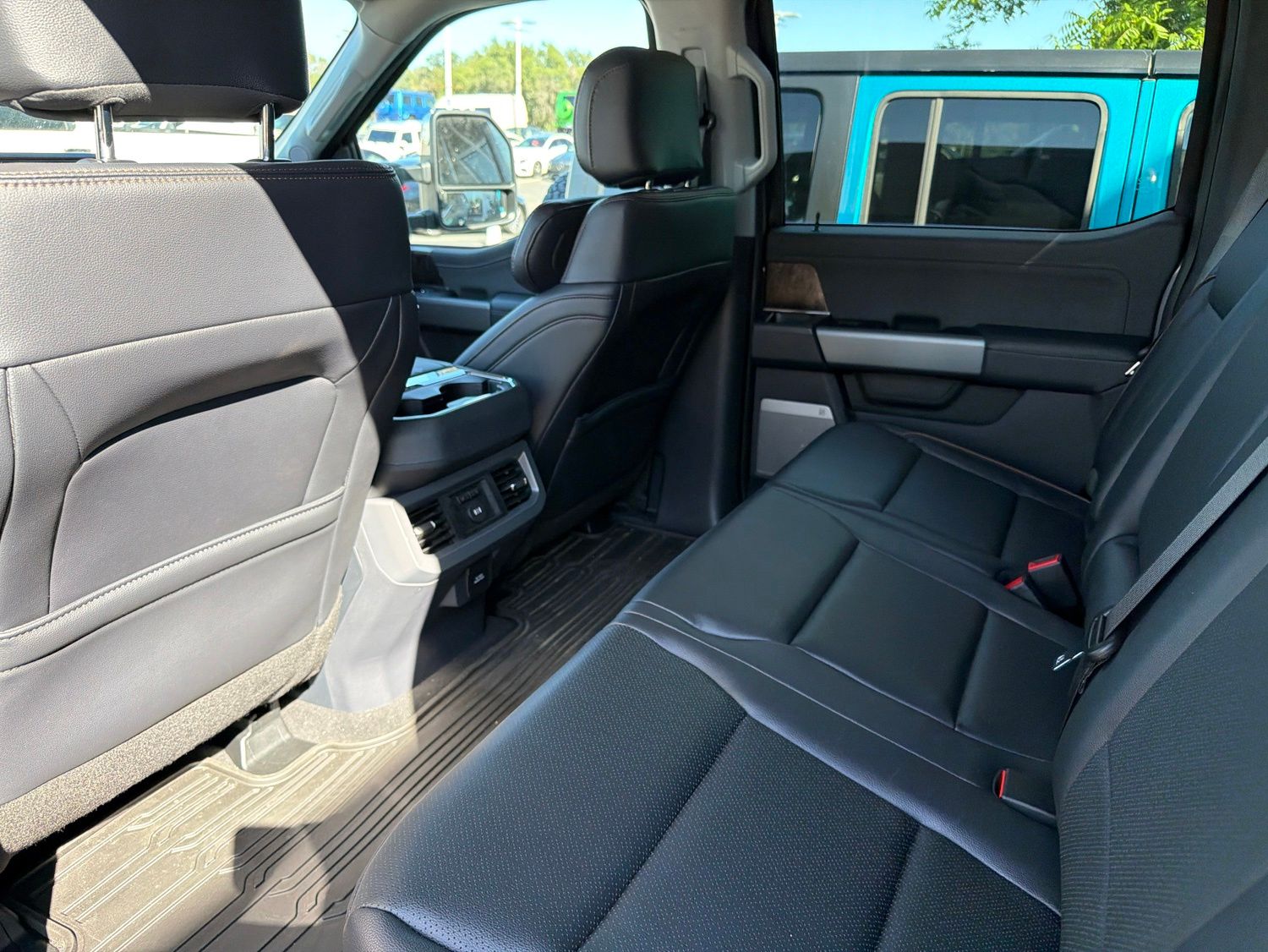 2026 Ford F-350SD Lariat photo 3