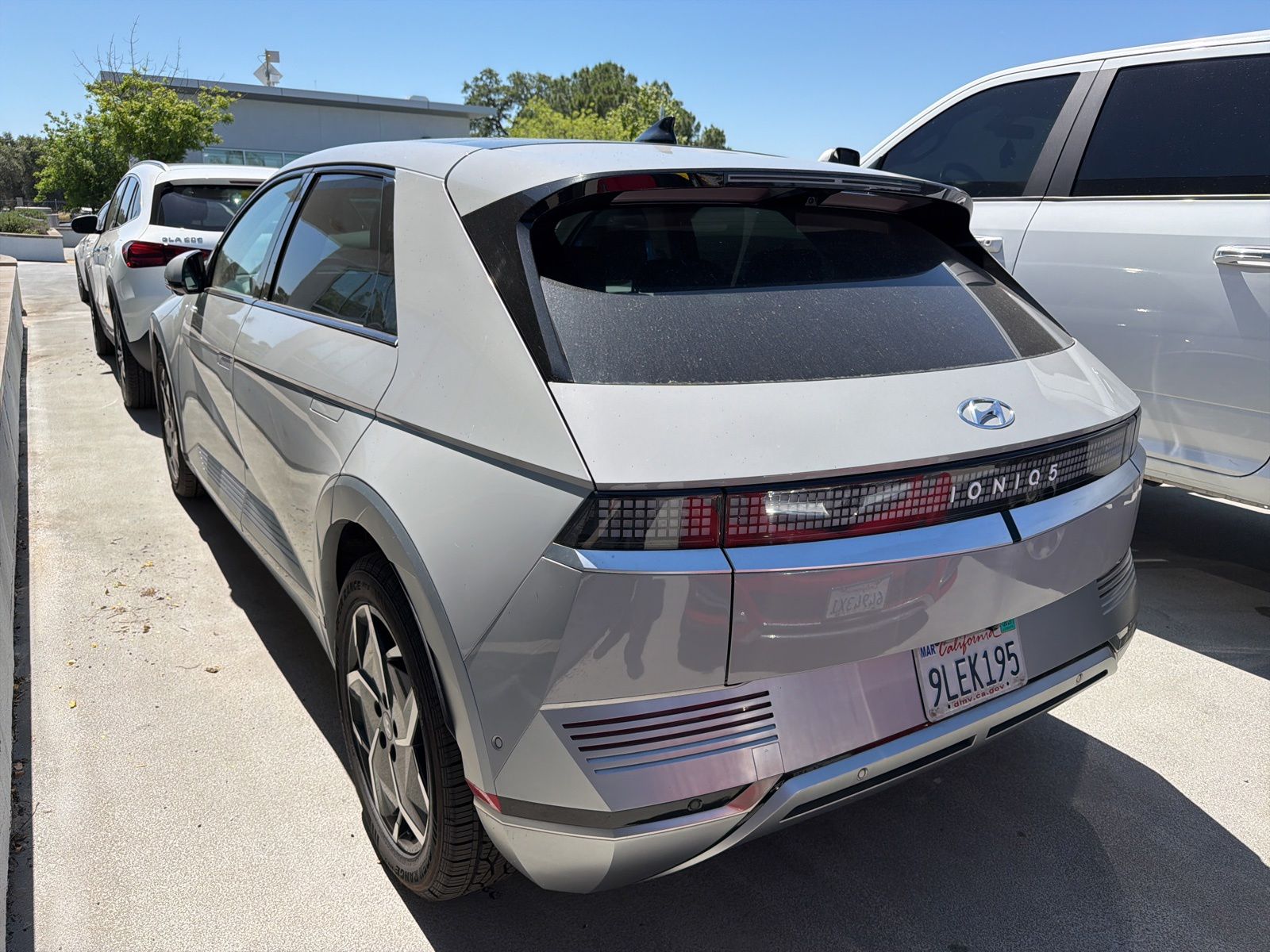 2024 Hyundai IONIQ 5 Limited photo 3
