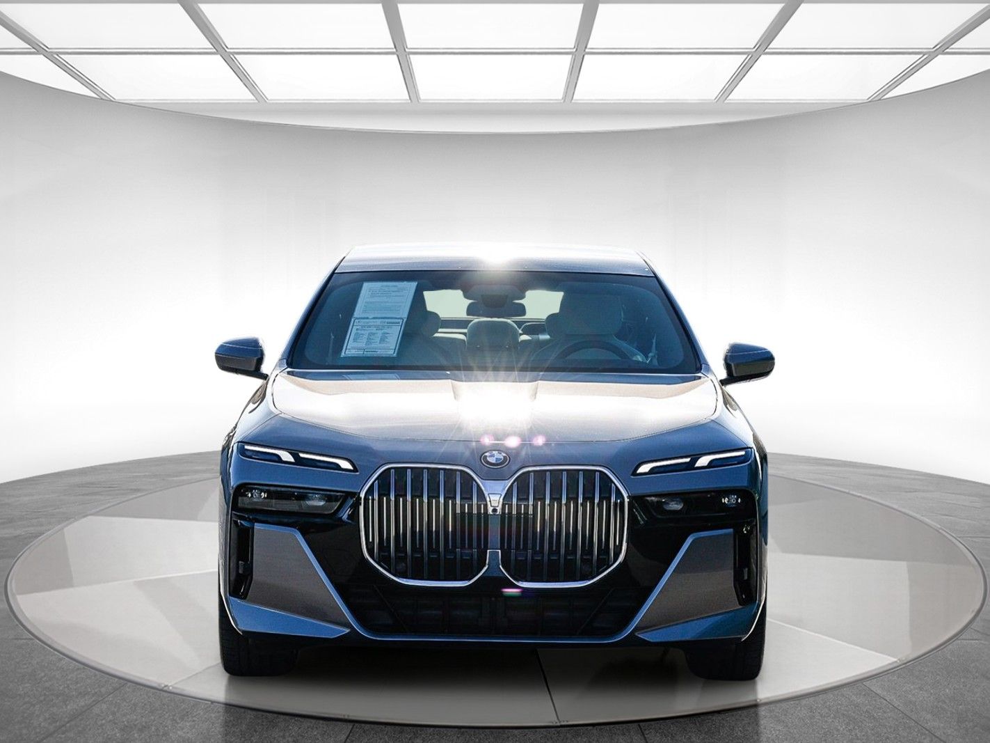 2026 BMW 7 Series 750e xDrive photo 5