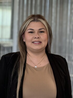 Staff member Alama Fuentes  from ID_35470f
