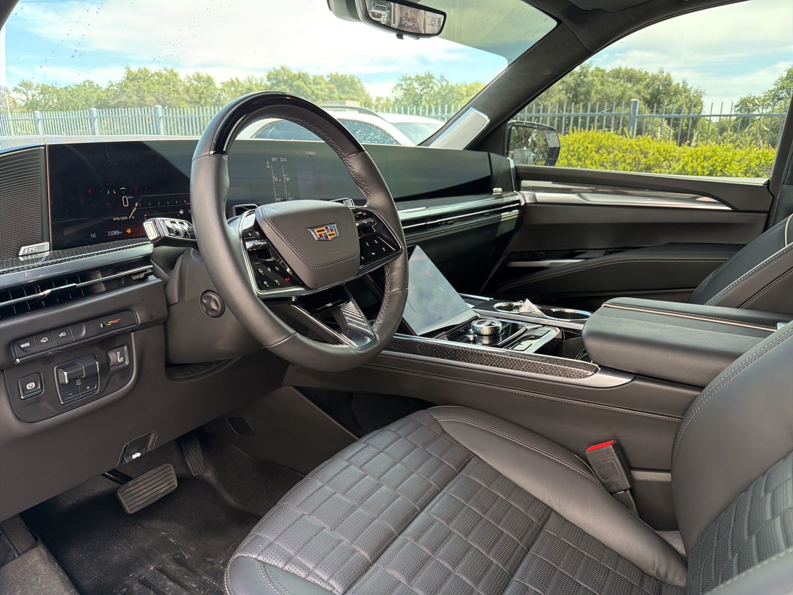 2025 Cadillac Escalade ESV V-Series photo 4