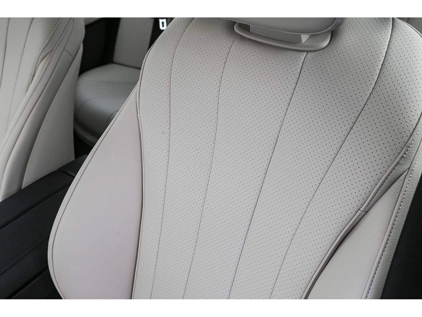 2024 Mercedes-Benz E-Class E350 - Photo 23