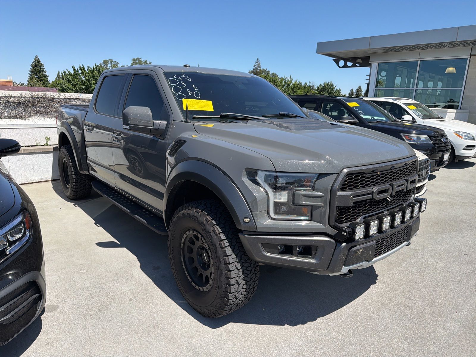 2018 Ford F-150 Raptor photo 2