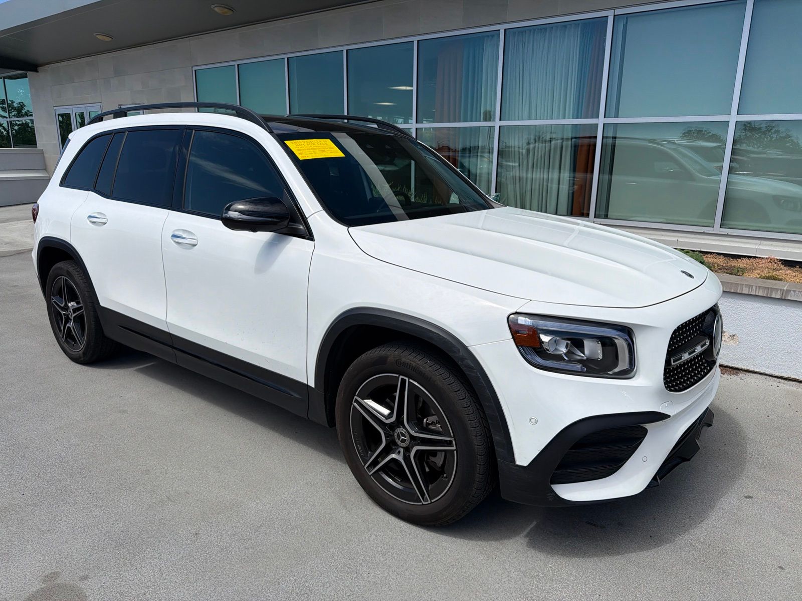 2021 Mercedes-Benz GLB GLB250 4MATIC's photo