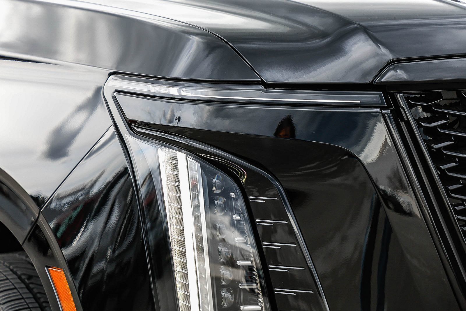 2025 Cadillac Escalade V-Series photo 6