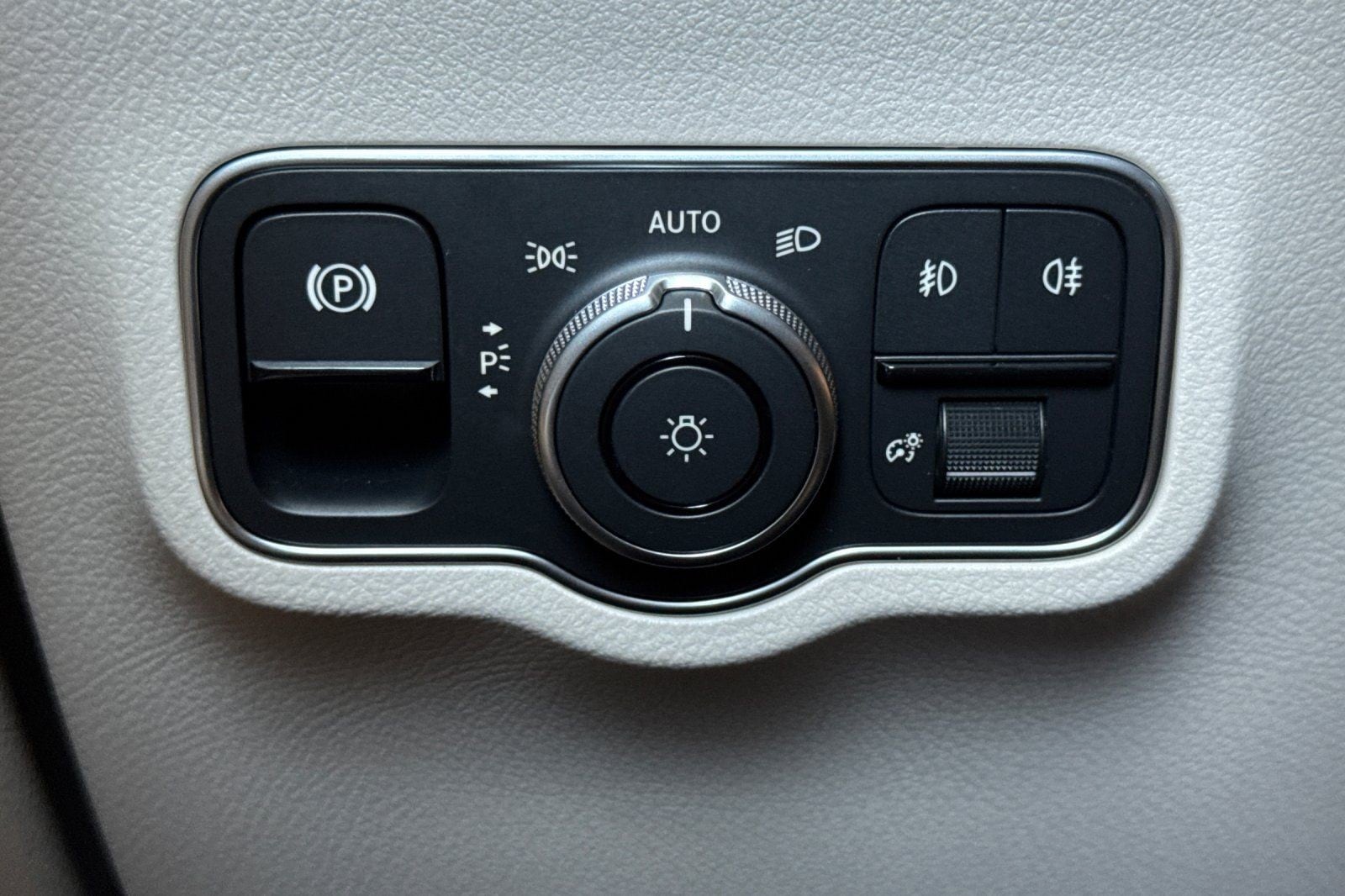 2025 Mercedes-Benz GLA GLA250 - Photo 35