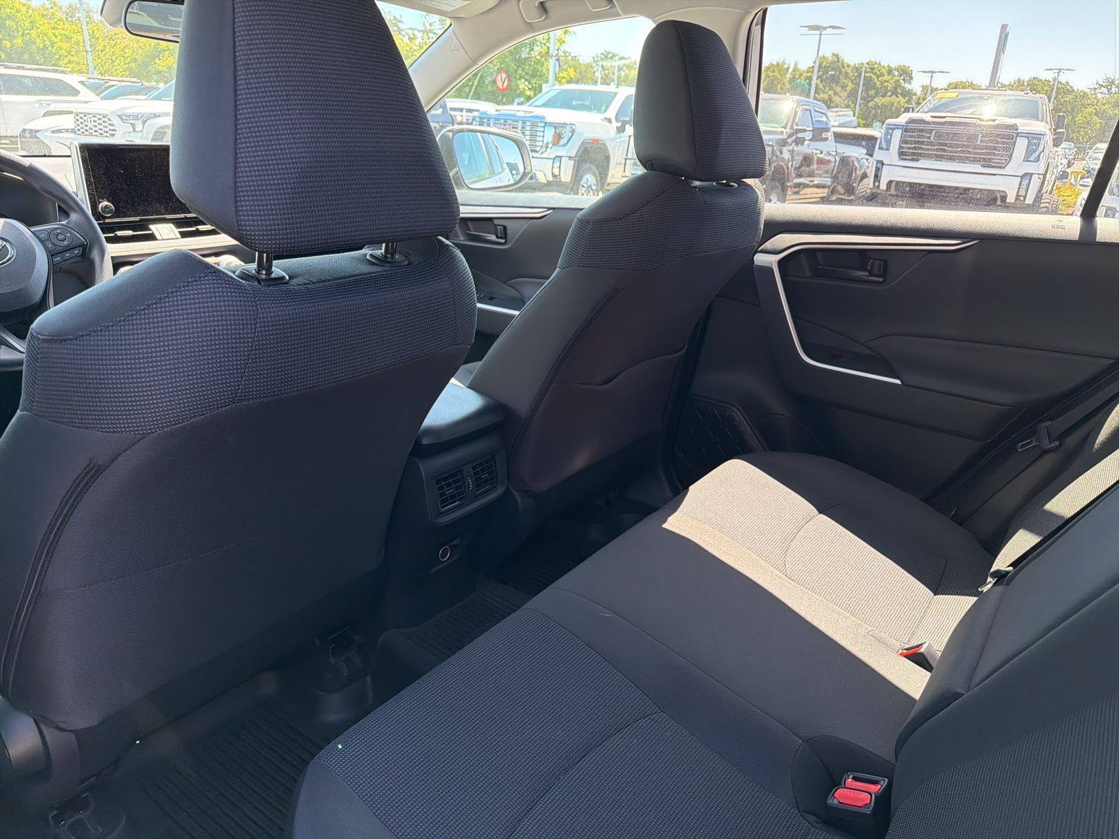 2025 Toyota RAV4 LE photo 6