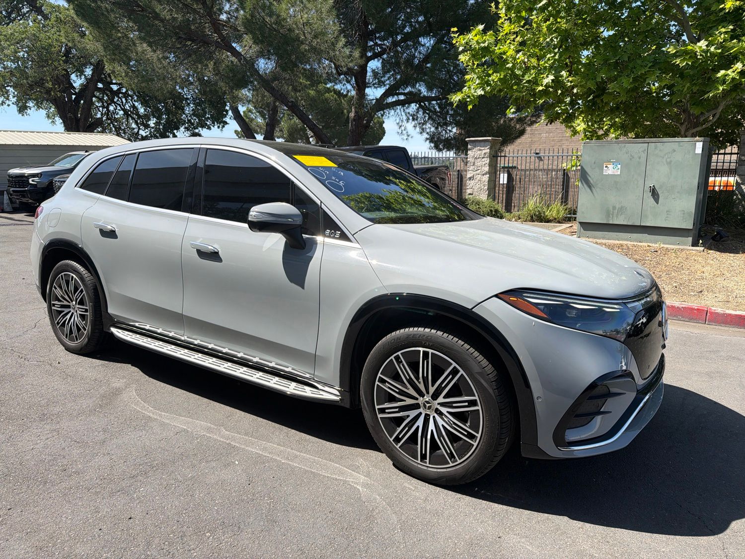 2023 Mercedes-Benz EQS SUV EQS 580 4MATIC's photo