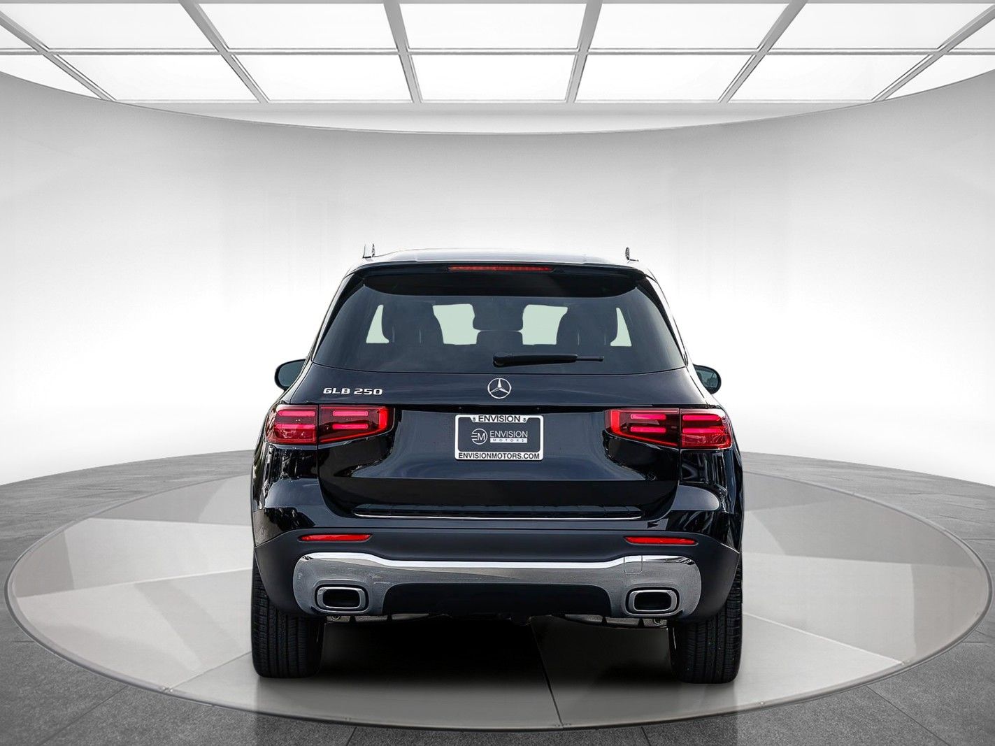 2026 Mercedes-Benz GLB GLB 250 photo 2