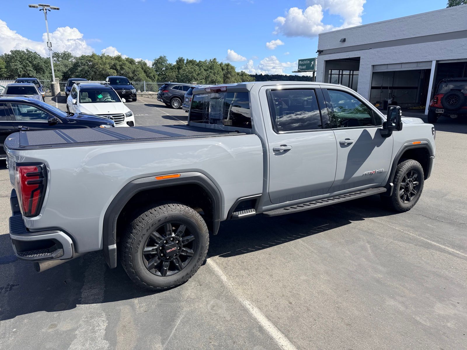 2024 GMC Sierra 2500HD AT4 photo 3