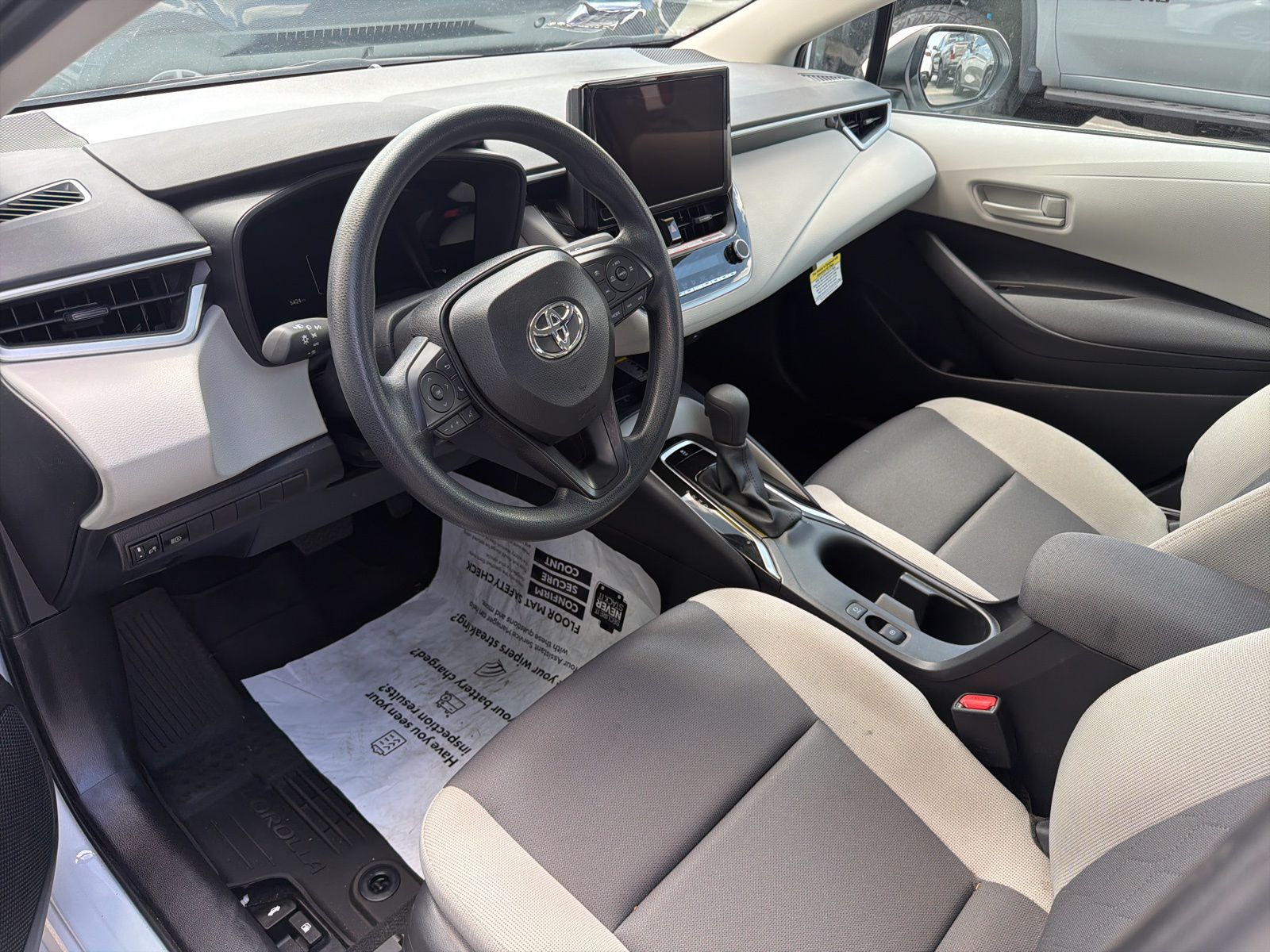 2026 Toyota Corolla LE photo 5
