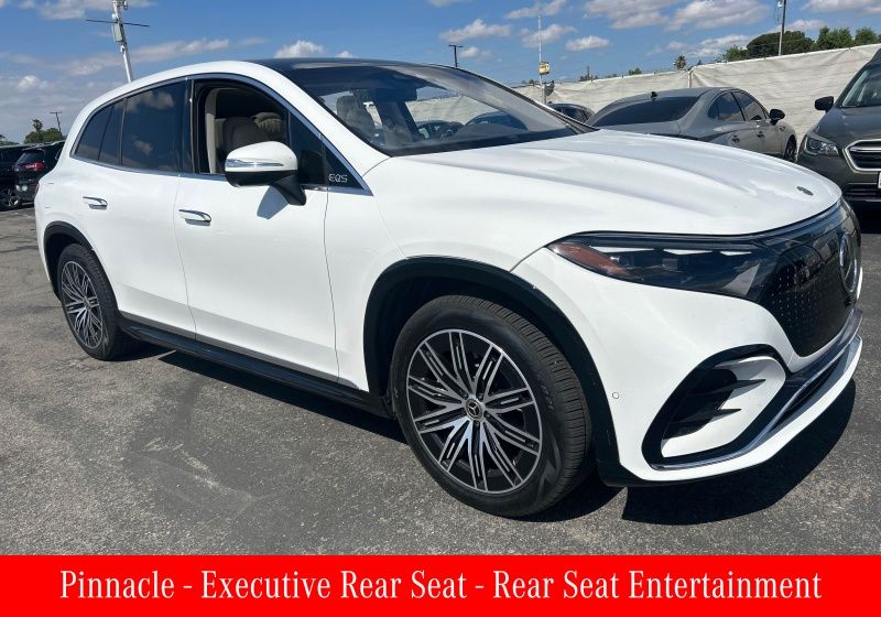 2023 Mercedes-Benz EQS SUV EQS 580 4MATIC's photo