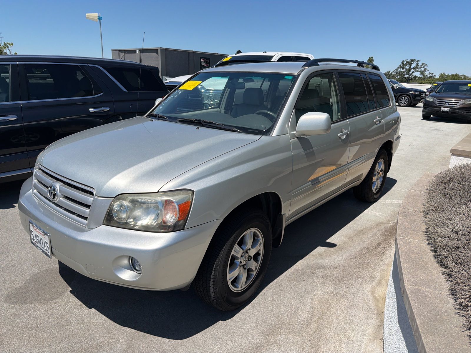 2004 Toyota Highlander 4X4 V6 7 Passenger's photo