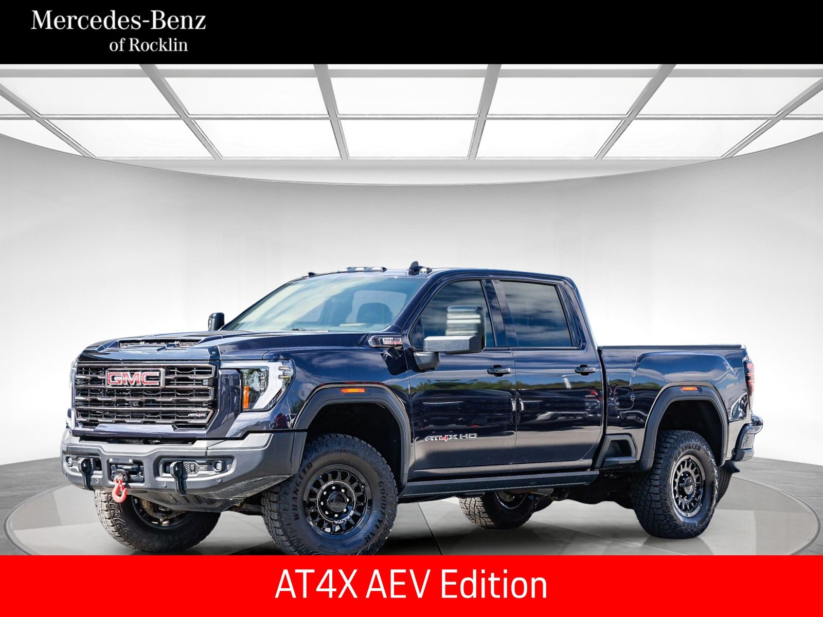 2025 GMC Sierra 4WD Crew Cab Standard Box AT4X's photo