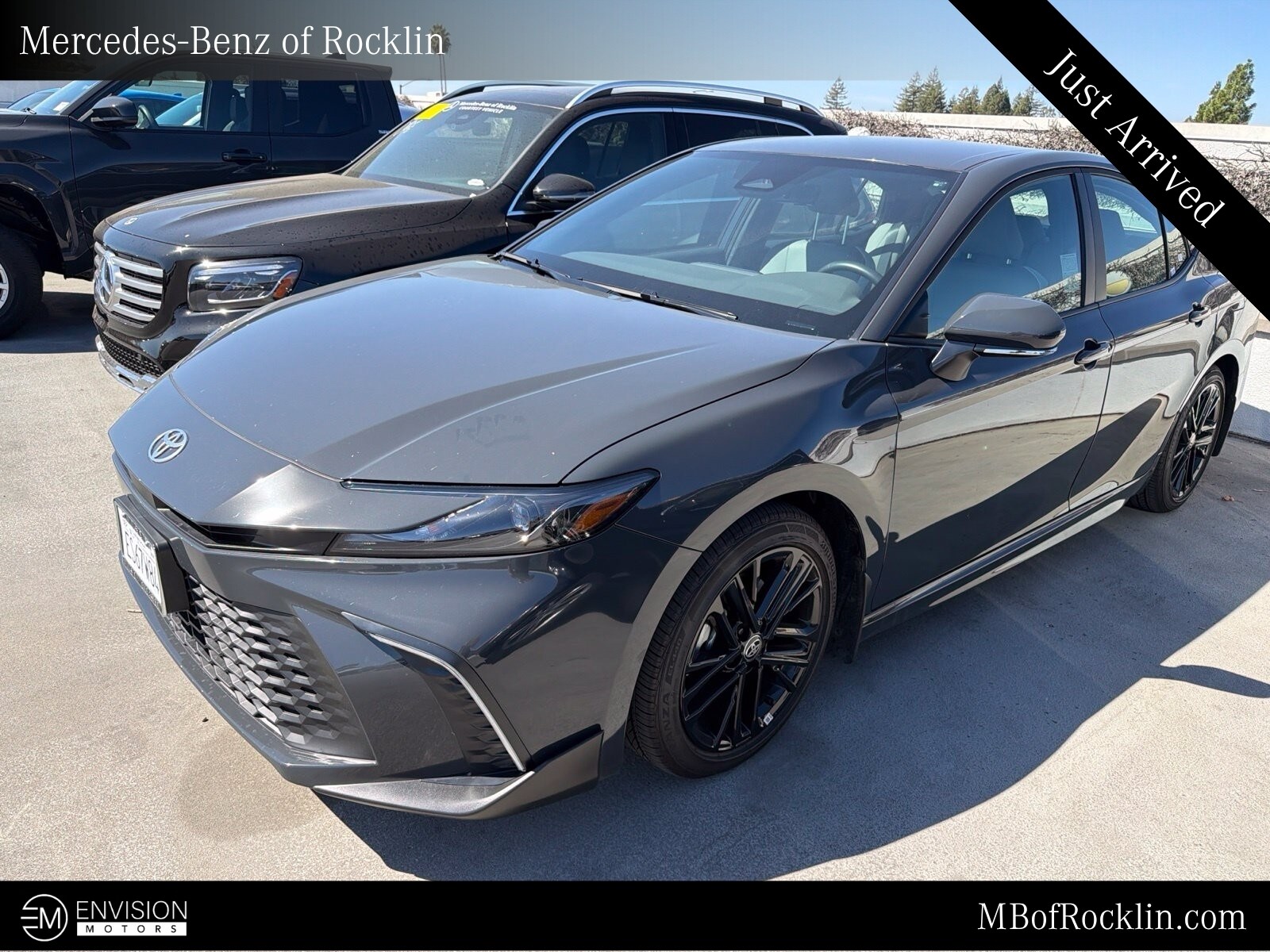2026 Toyota Camry SE FWD