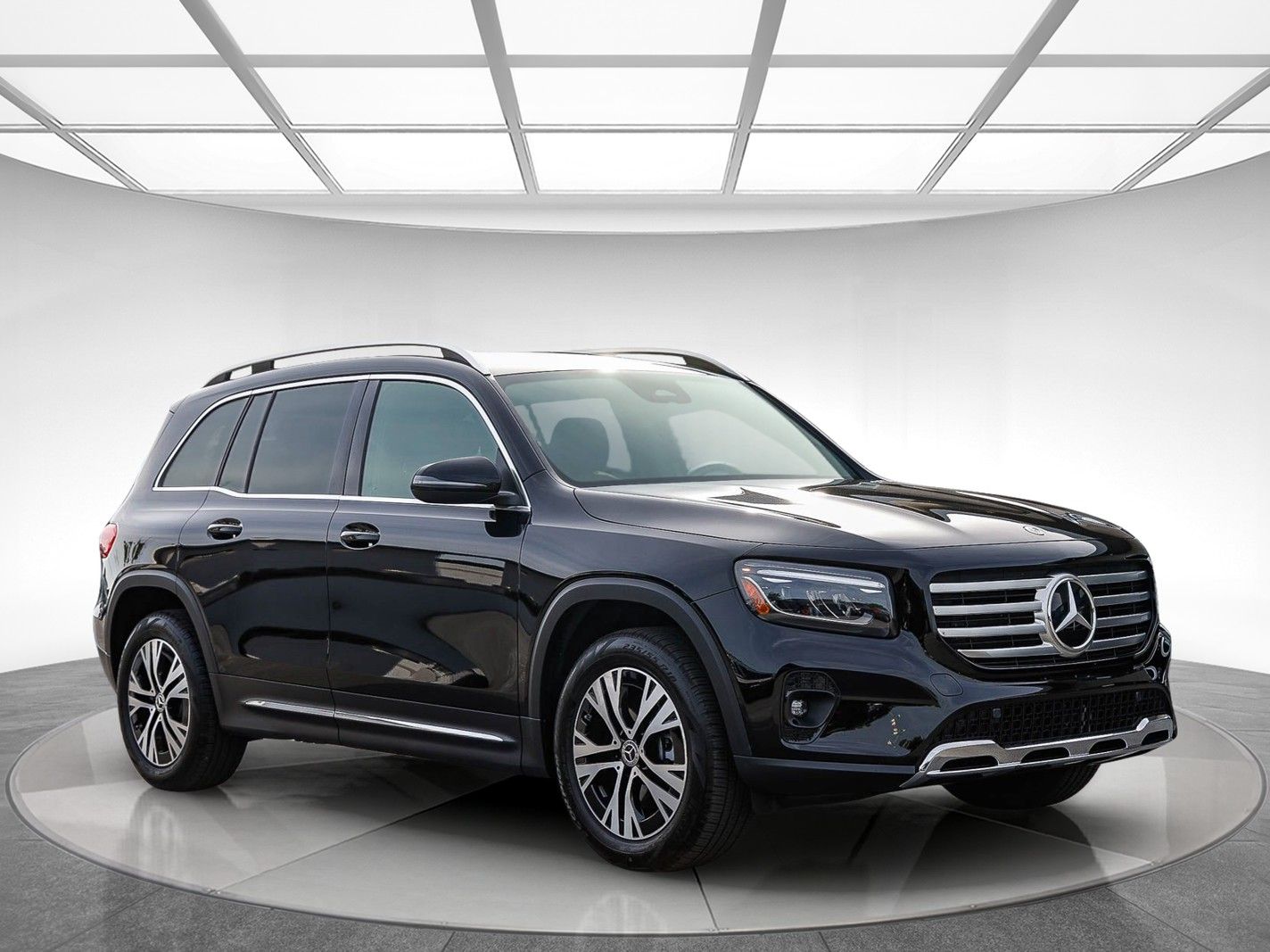 2026 Mercedes-Benz GLB GLB 250 photo 4