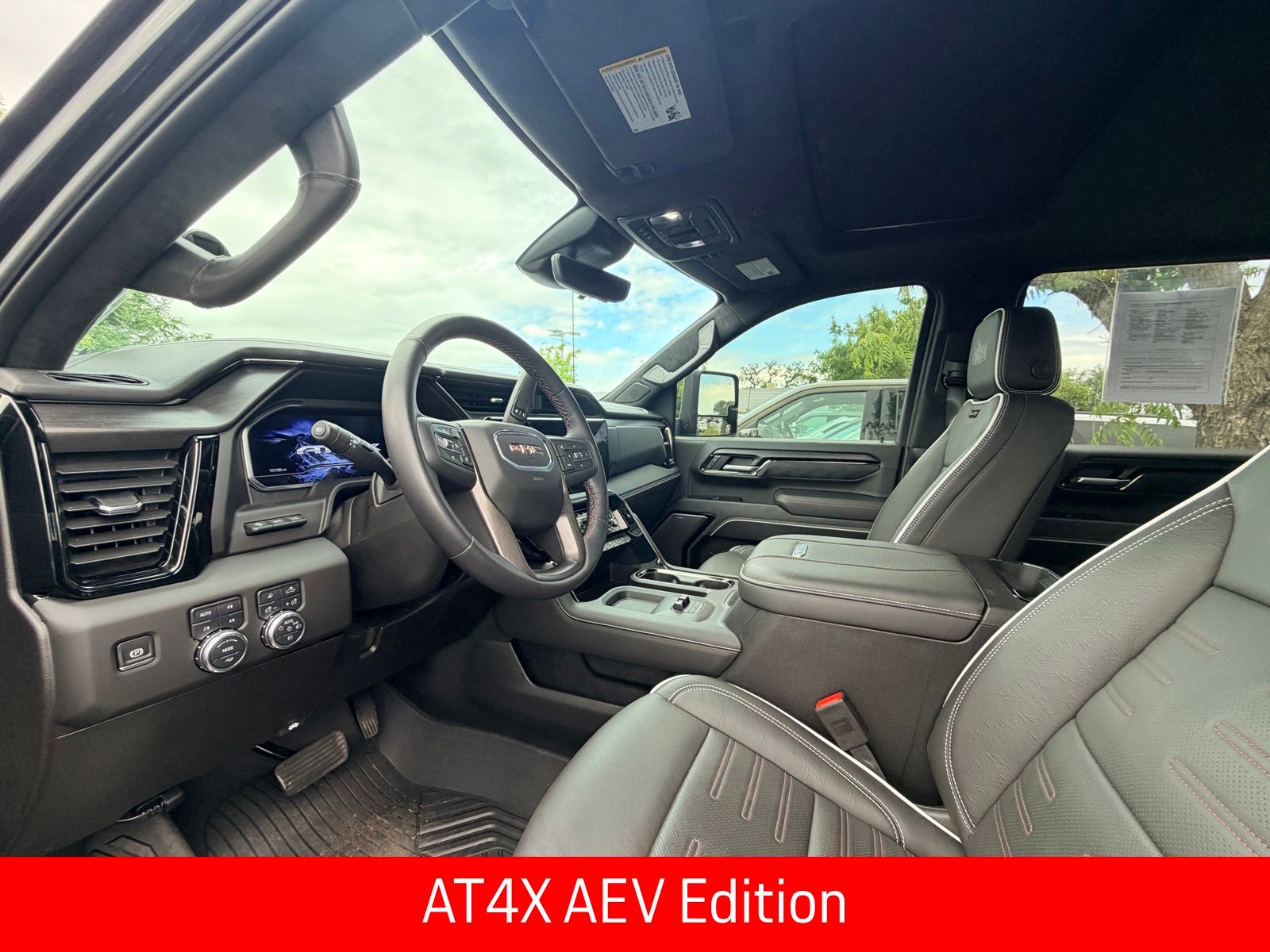 2025 GMC Sierra 2500HD AT4X photo 4