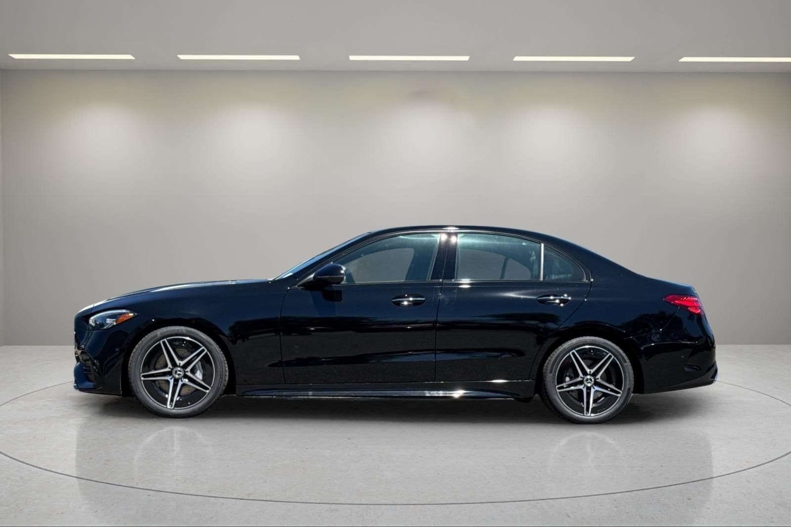 2025 Mercedes-Benz C-Class Sedan C 300 - Photo 9