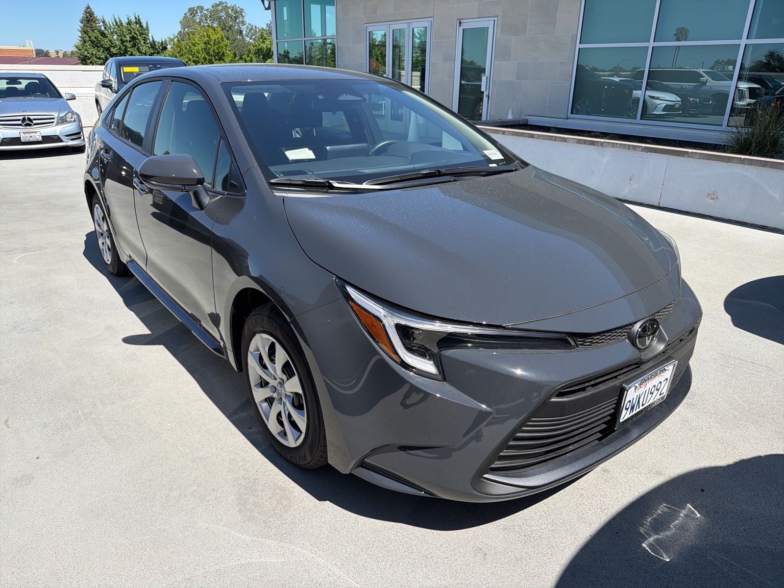 2026 Toyota Corolla Hybrid LE photo 2