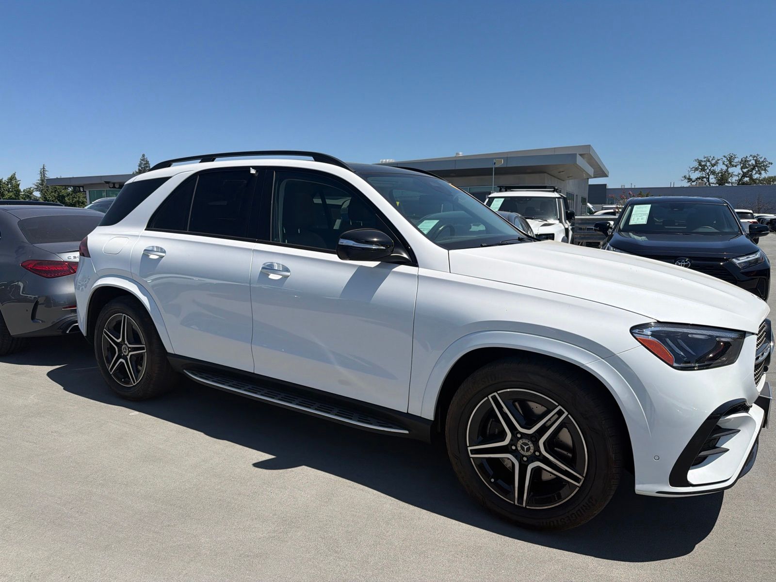 2025 Mercedes-Benz GLE GLE 450E 4MATIC's photo