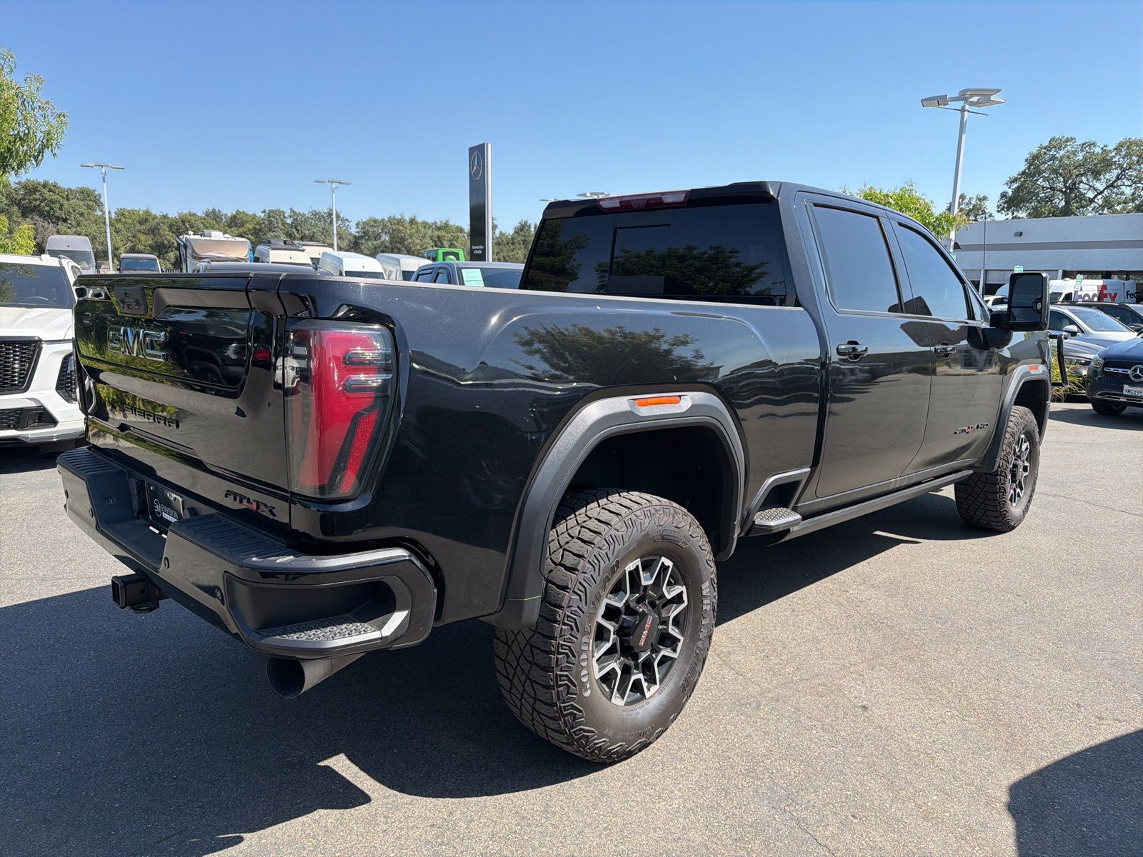 2024 GMC Sierra 2500HD AT4X photo 3