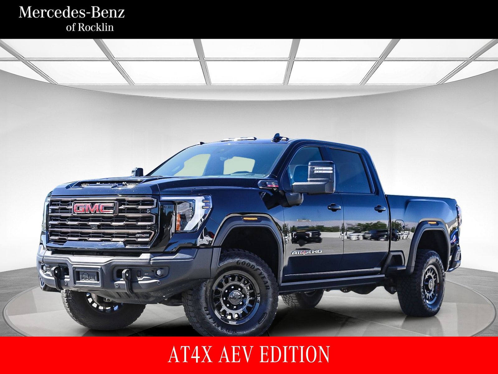 2024 GMC Sierra 4WD Crew Cab Standard Box AT4X's photo