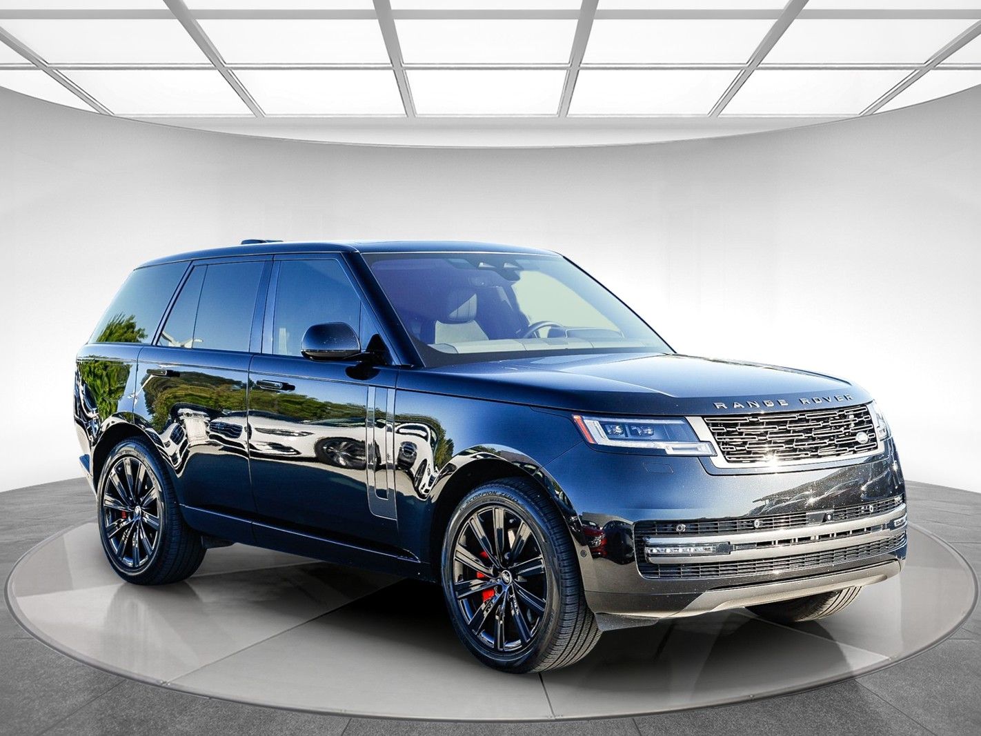 2023 Land Rover Range Rover SE photo 4