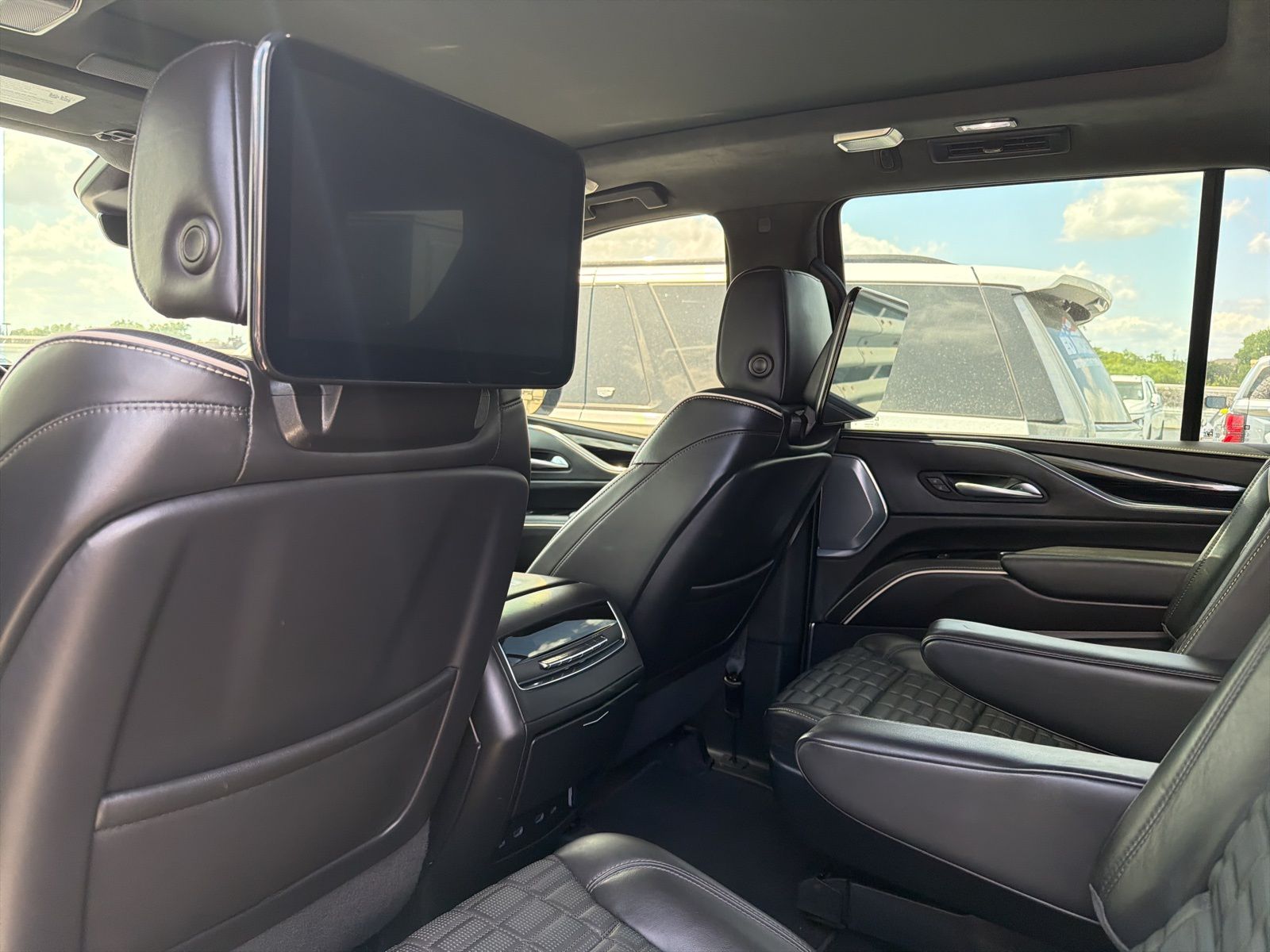 2023 Cadillac Escalade V-Series photo 6