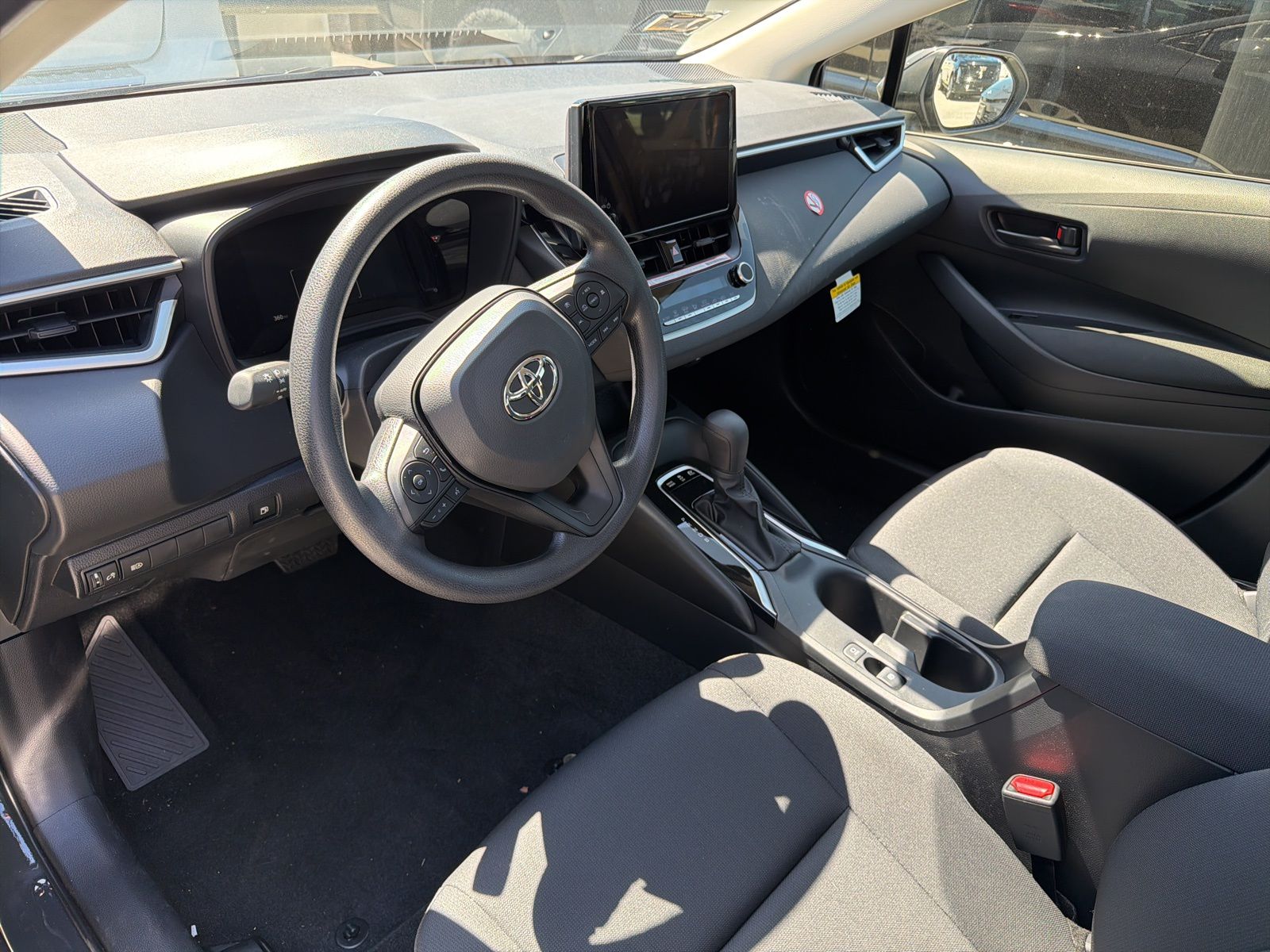 2026 Toyota Corolla Hybrid LE photo 5