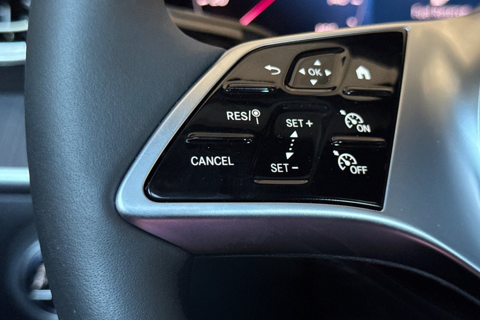 2025 Mercedes-Benz C-Class Sedan C 300 - Photo 35