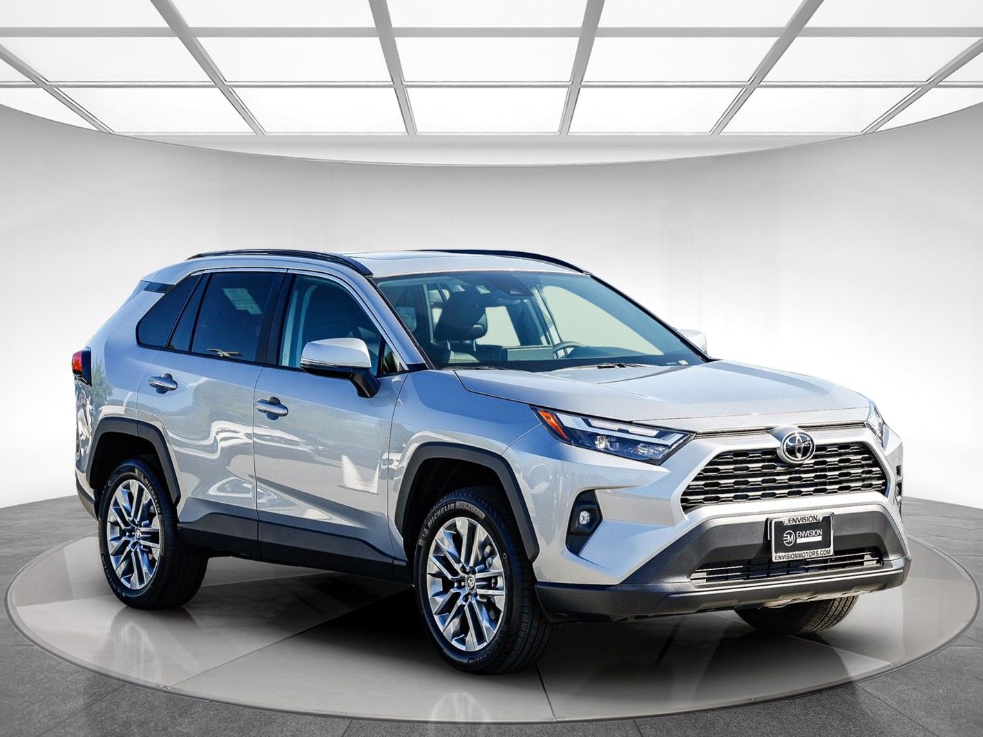 2025 Toyota RAV4 XLE Premium photo 4