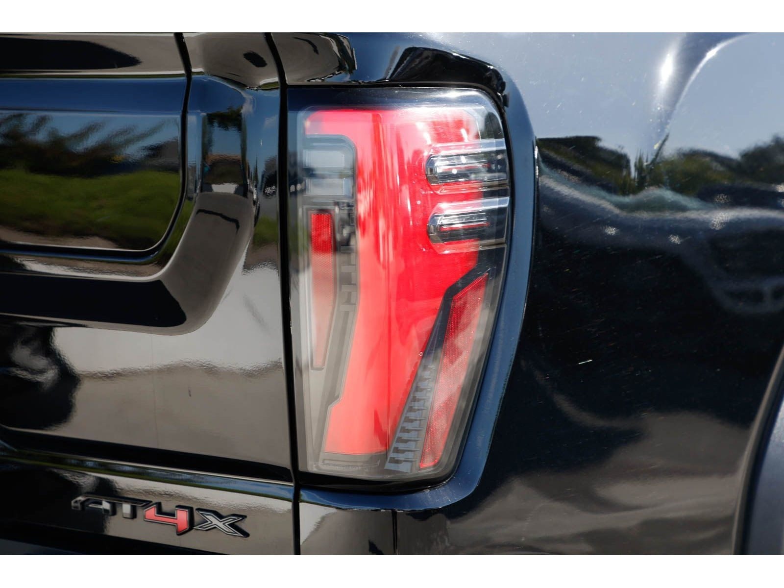 2024 GMC Sierra 2500HD AT4X - Photo 9