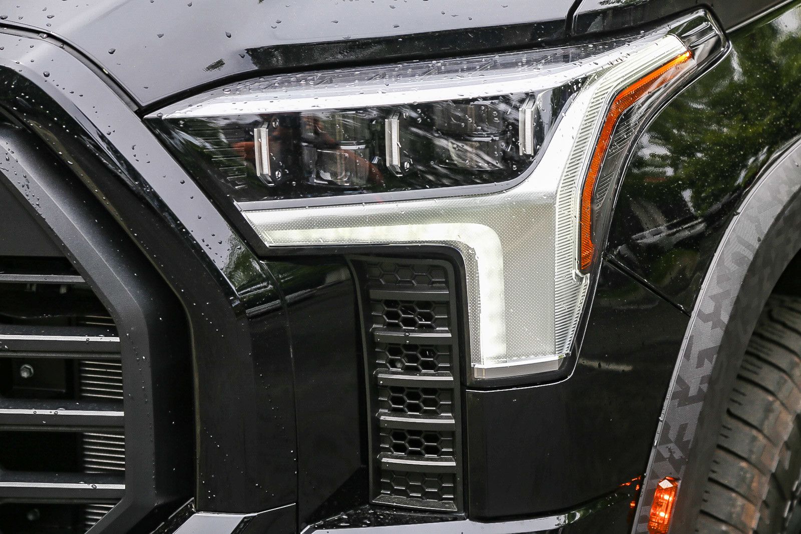 2024 Toyota Tundra Hybrid TRD Pro photo 6