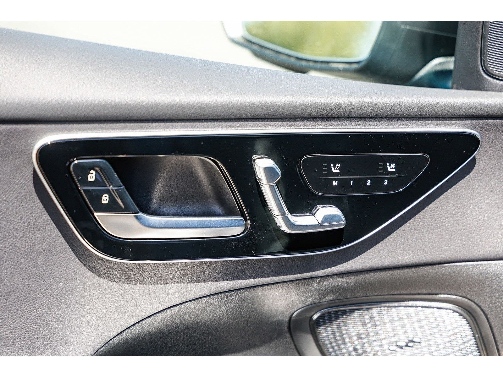 2025 Mercedes-Benz C-Class Sedan C 300 - Photo 21