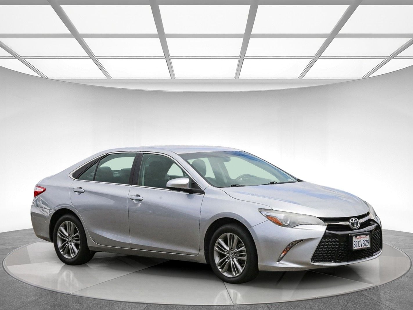 2017 Toyota Camry SE photo 4