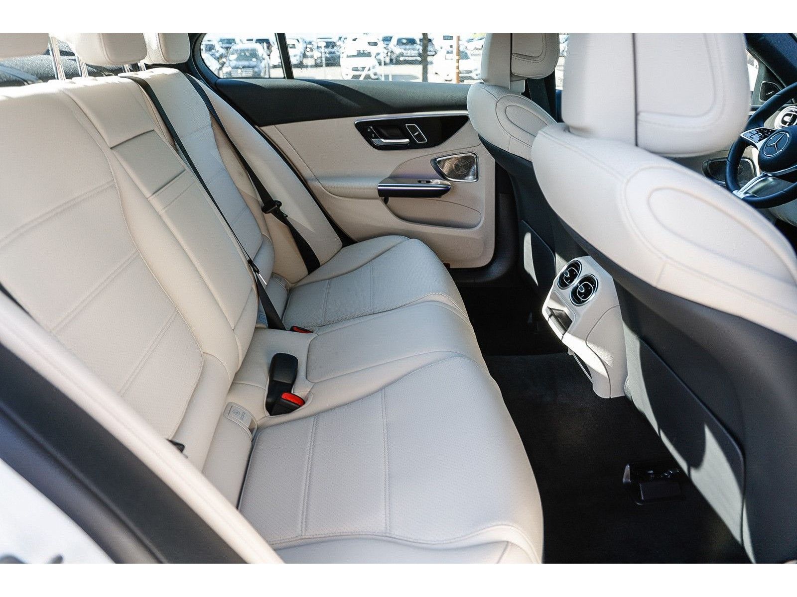 2025 Mercedes-Benz C-Class Sedan C 300 - Photo 18