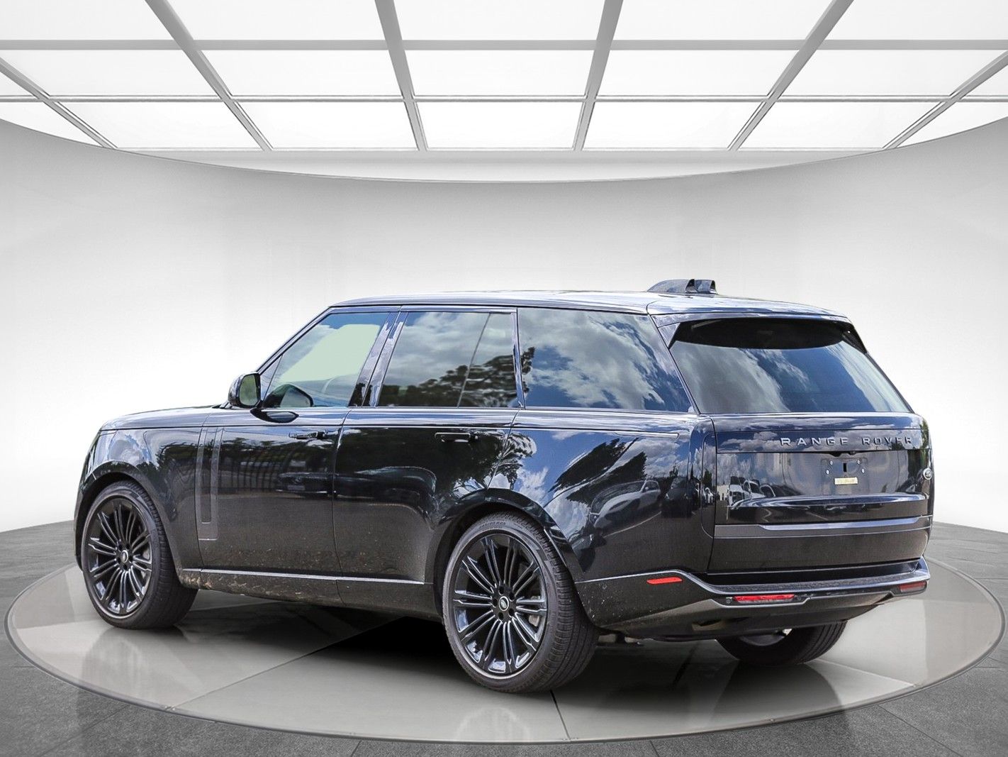 2023 Land Rover Range Rover SE photo 2