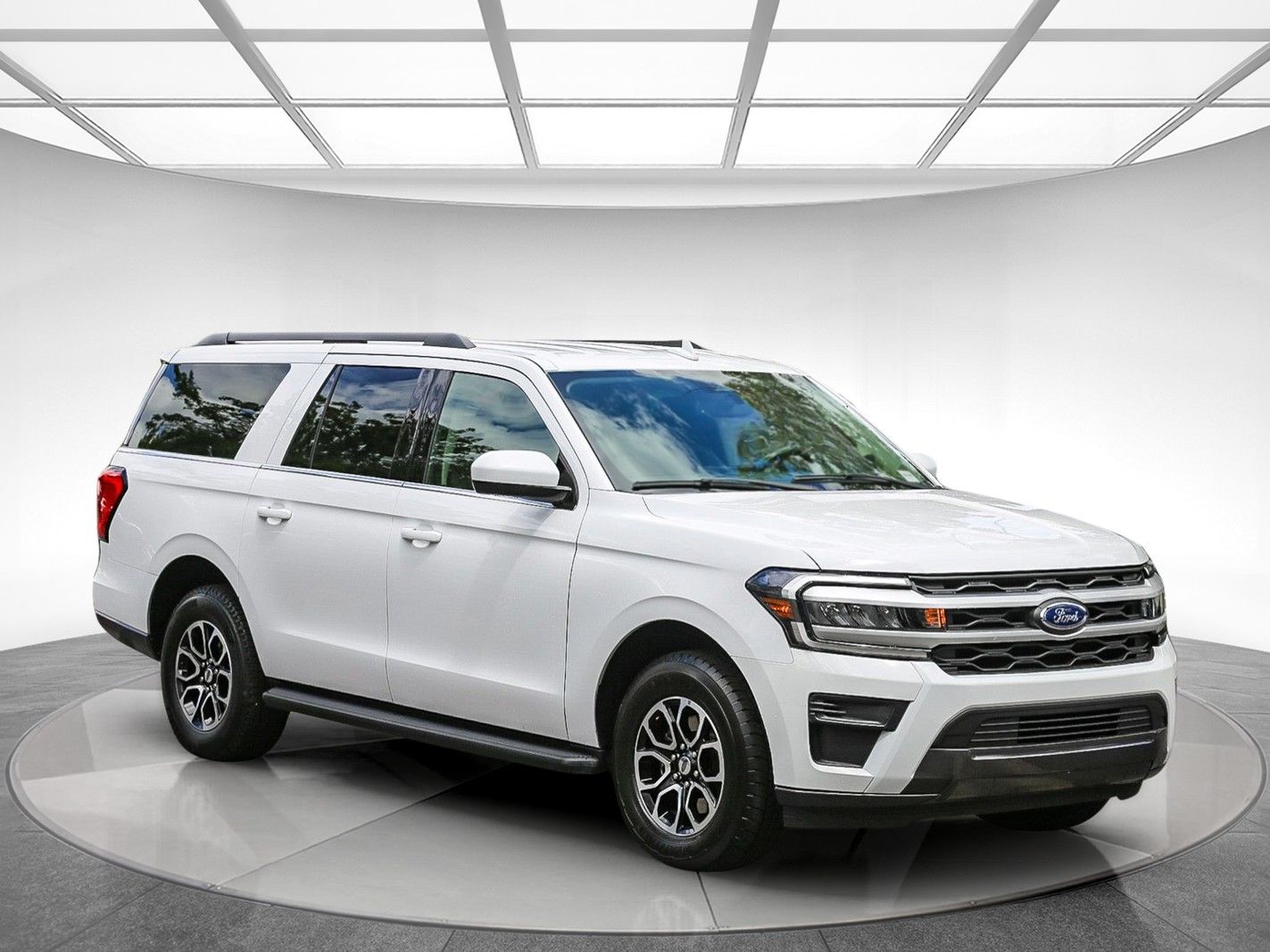 2024 Ford Expedition Max XLT photo 4