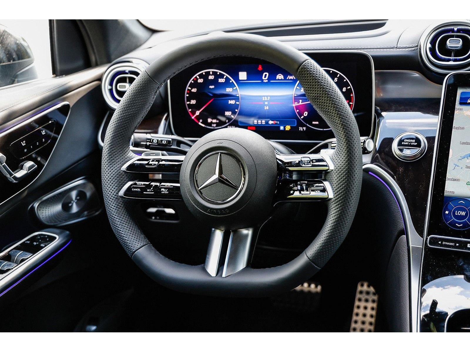 2025 Mercedes-Benz GLC Base - Photo 13