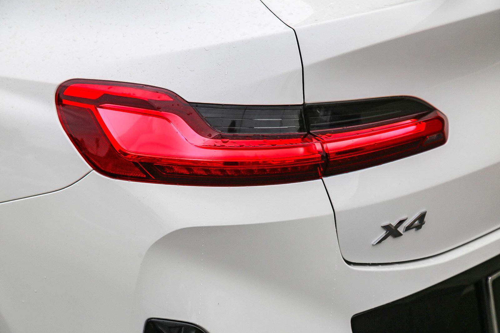 2024 BMW X4 xDrive30i photo 3